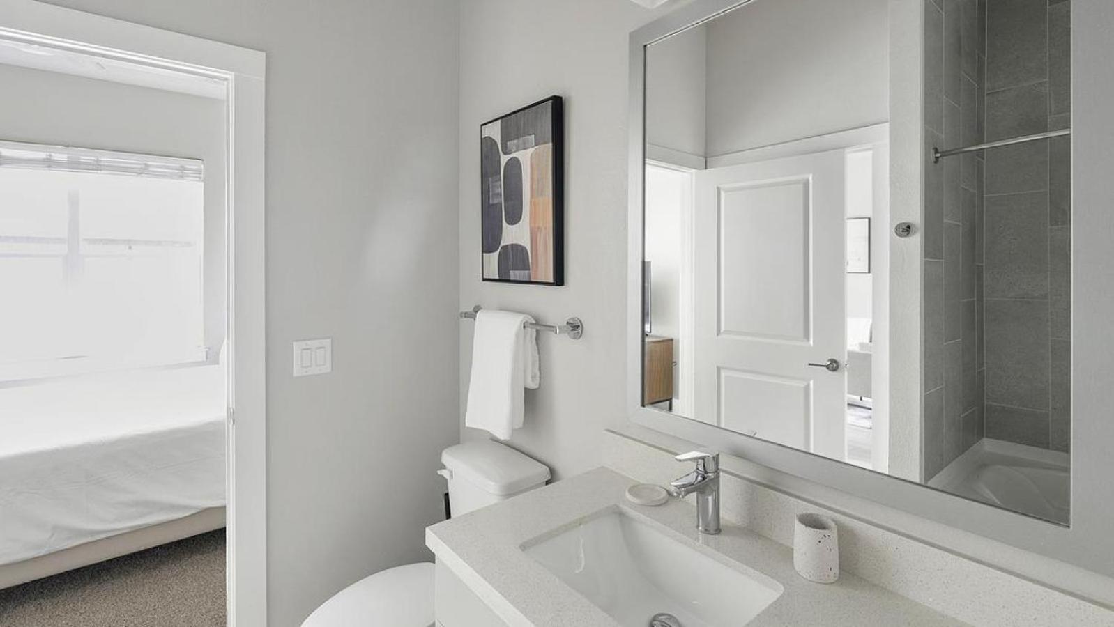 Landing Modern Apartment With Amazing Amenities Austin Esterno foto